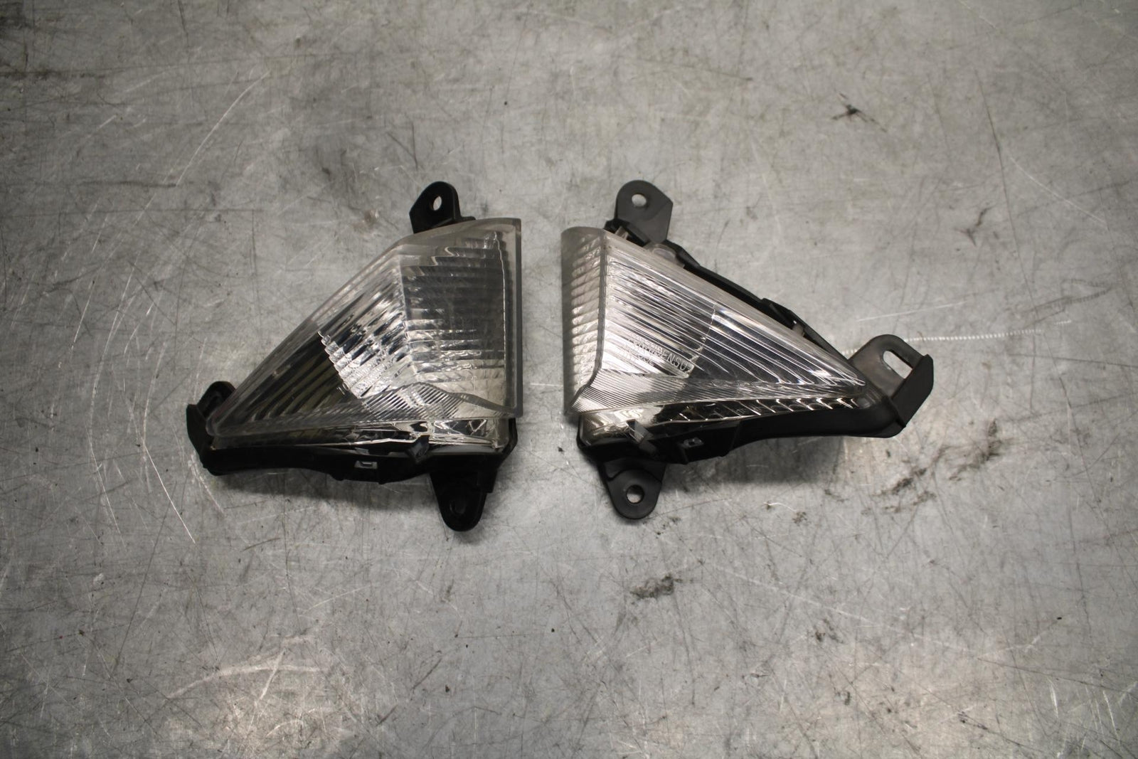 2009 Kawasaki Ninja ZX6R ZX600R FRONT  TURN SIGNALS LIGHT INDICATORS BB548