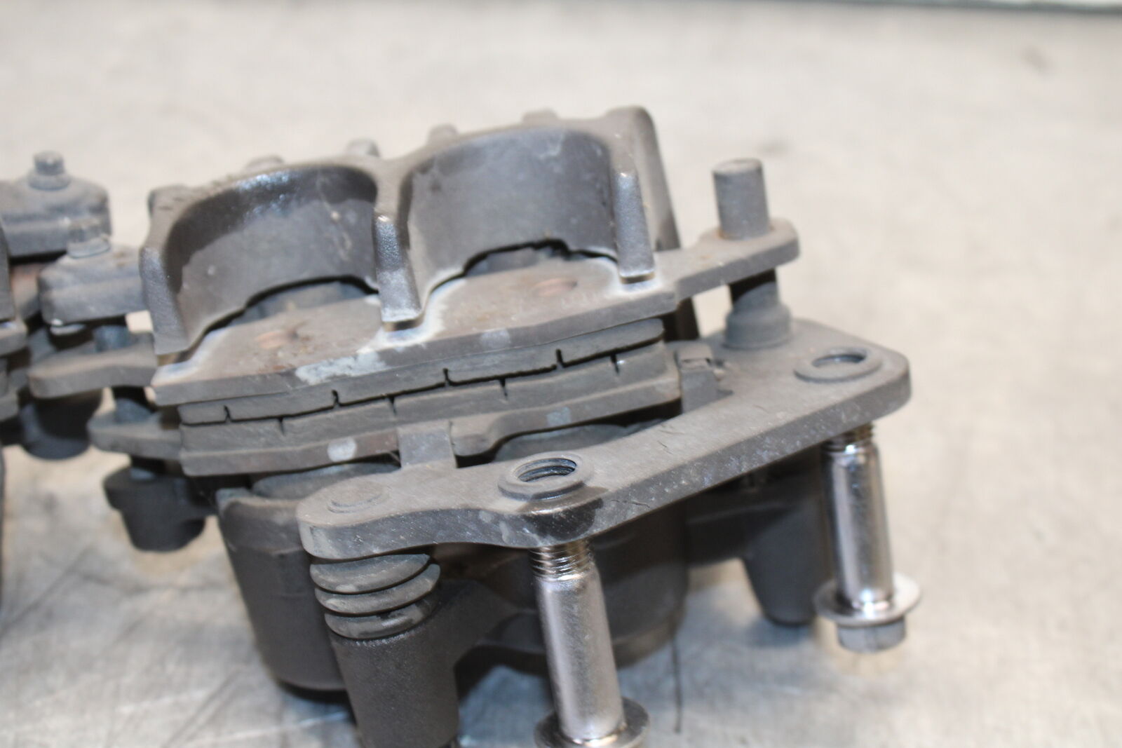 12-17 KAWASAKI ER-6N Z650 RIGHT LEFT FRONT BRAKE CALIPER SET PAIR CALIPERS BB709