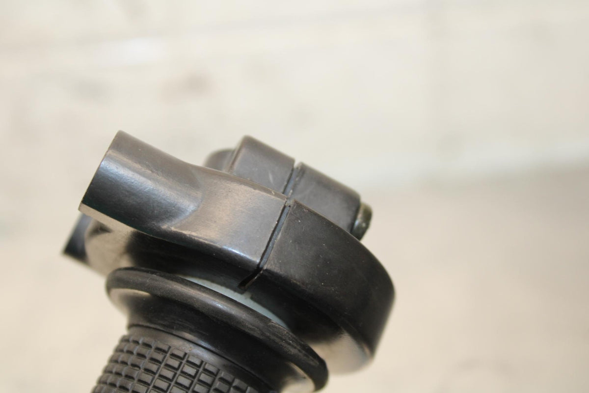 2000 Honda Super Hawk 1000 VTR1000F RIGHT THROTTLE GRIP BB577