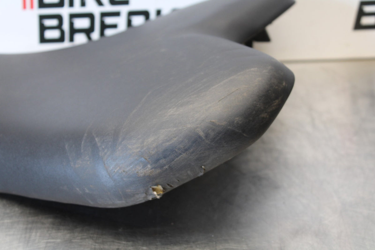22-25 YAMAHA YZF R7 FRONT DRIVERS SEAT PAD SADDLE PILLION BB176