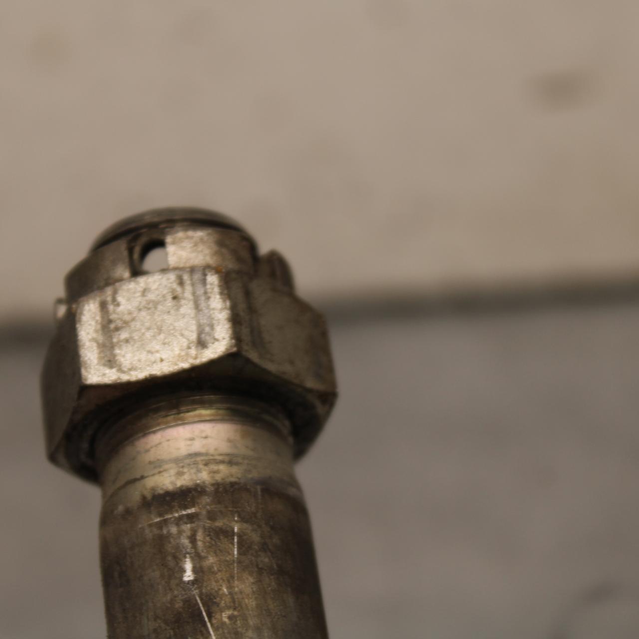 21 KAWASAKI NINJA ZX6R REAR AXLE BACK WHEEL RIM PIVOT BOLT AXEL 41068-0613 BB647