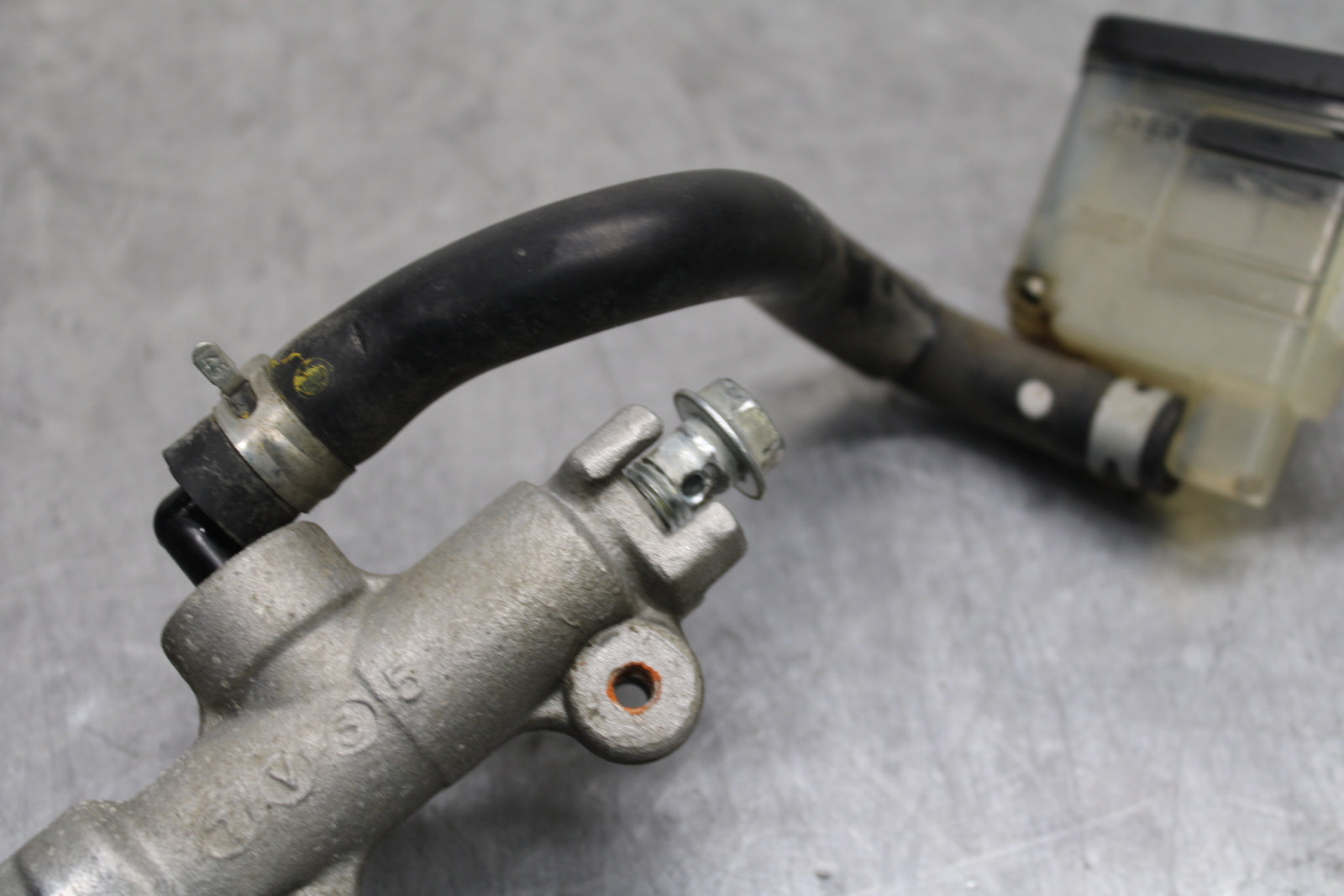 08-10 SUZUKI GSXR 600 REAR BACK BRAKE MASTER CYLINDER W RESERVOIR BB132