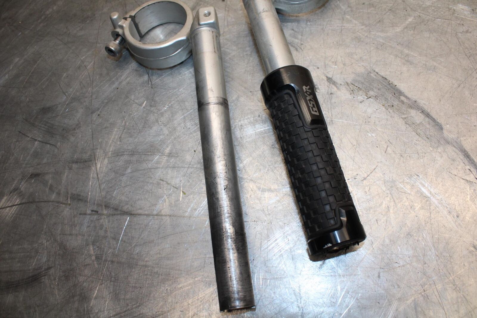 2008 Suzuki GSXR1000 CLIP ON ONS HANDLEBARS PAIR SET 56111-21H00 BB519