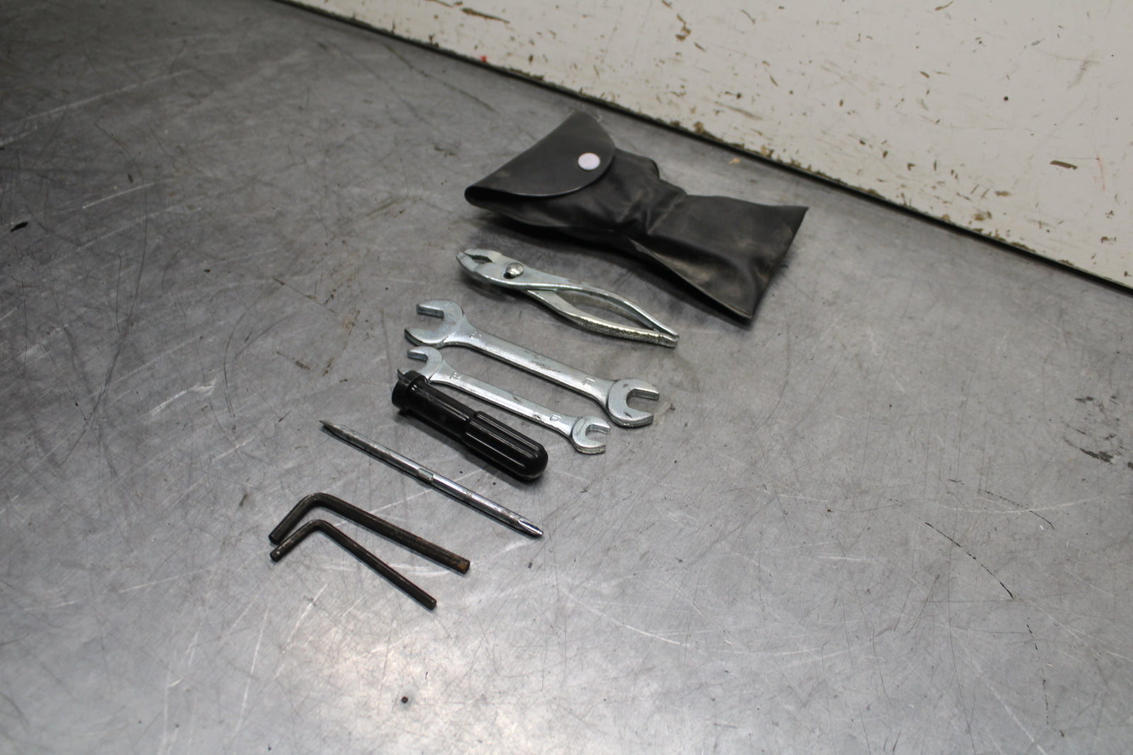 11-24 SUZUKI GSXR750 STOCK TOOLS OEM TOOL BAG KIT SET BB714