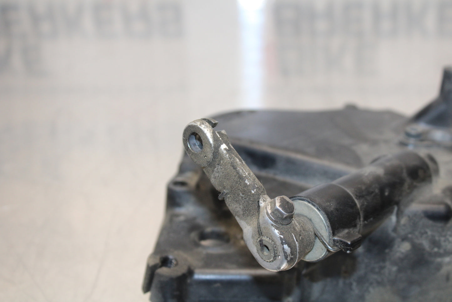 11 SUZUKI GSXR1000 ENGINE SPROCKET COVER BB142