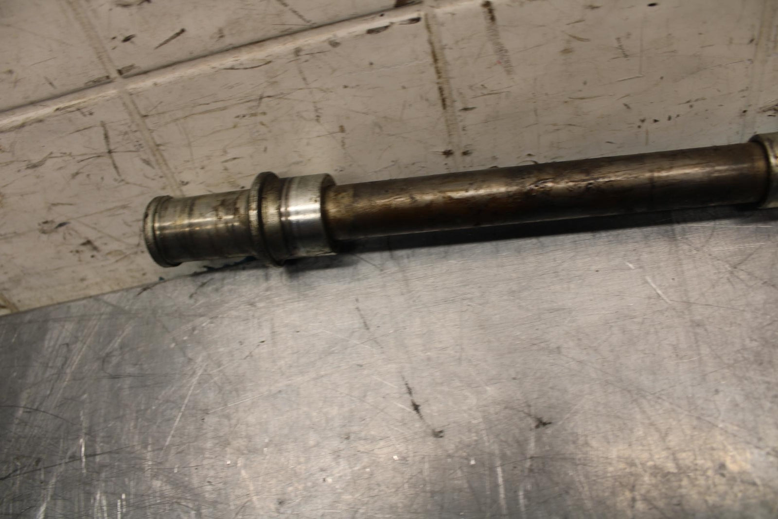 00-01 KAWASAKI ZZR600 FRONT WHEEL RIM AXLE PIVOT BOLT BB31