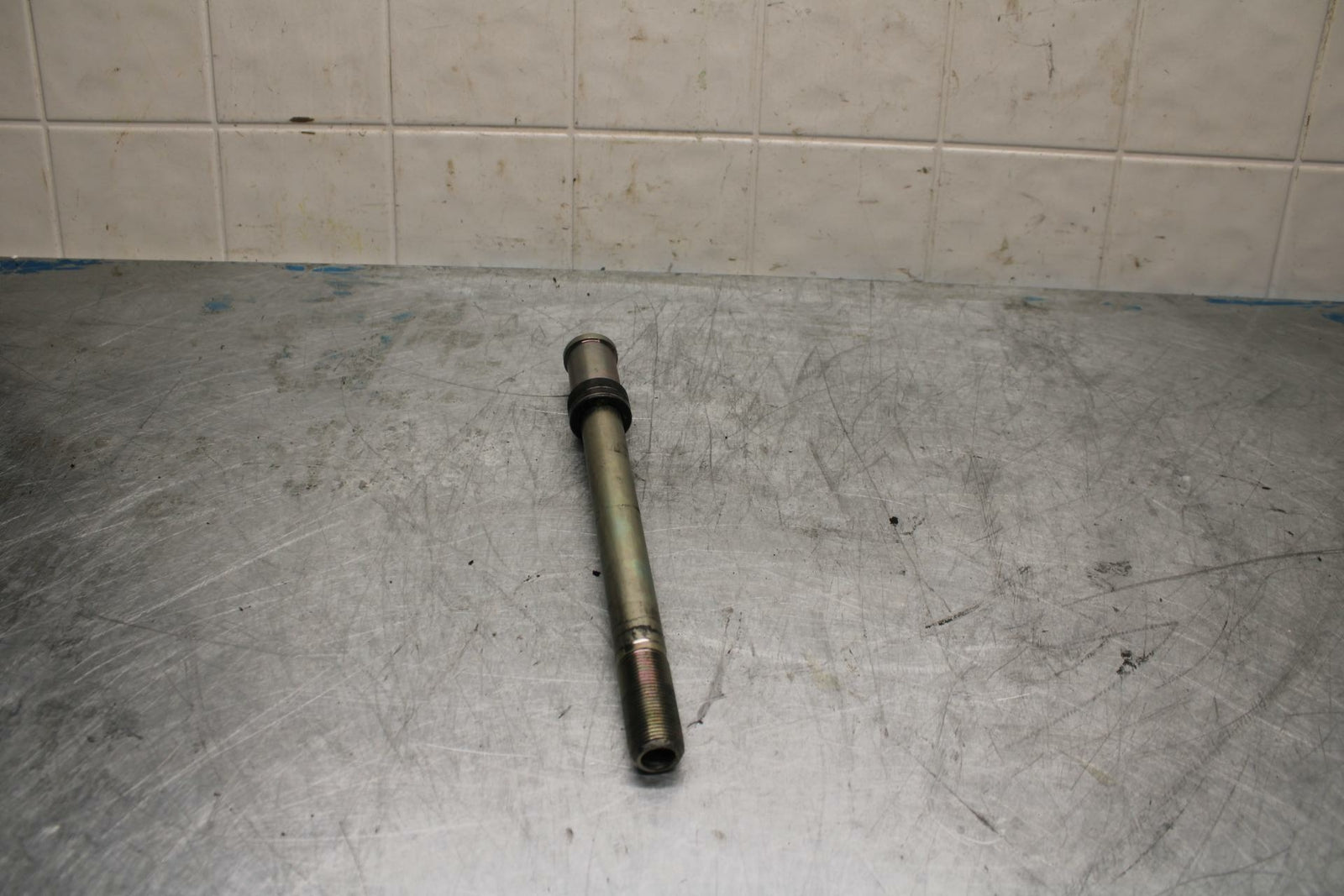 10-13 KAWASAKI Z1000 FRONT WHEEL RIM AXLE PIVOT BOLT  BB421