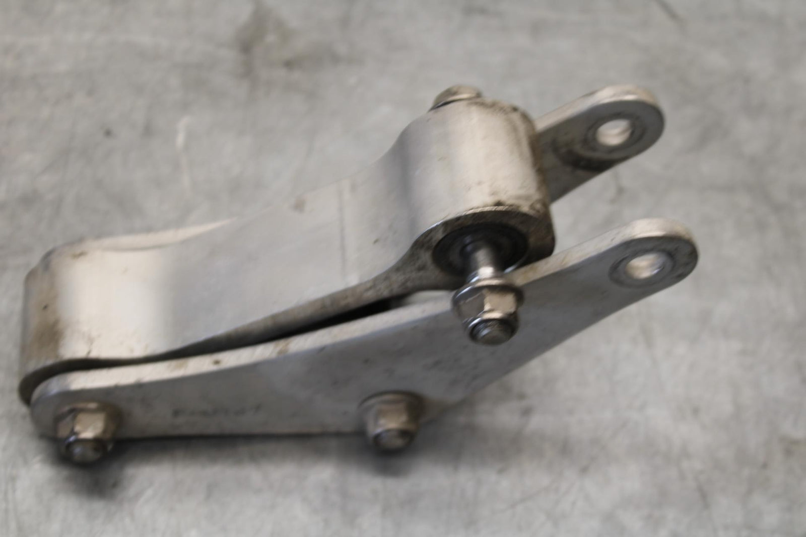 2011 Kawasaki Ninja ZX10R ZX1000K ABS REAR DOGBONE SHOCK LINKAGE LINK BB555