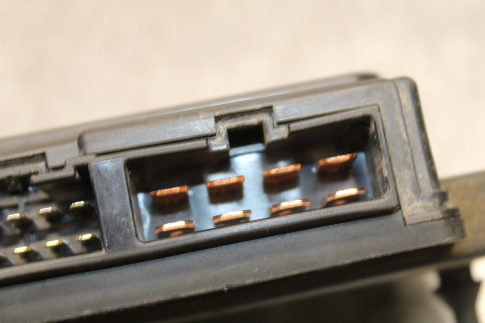 03-08 KAWASAKI VULCAN 1600 FUSE BOX BB123