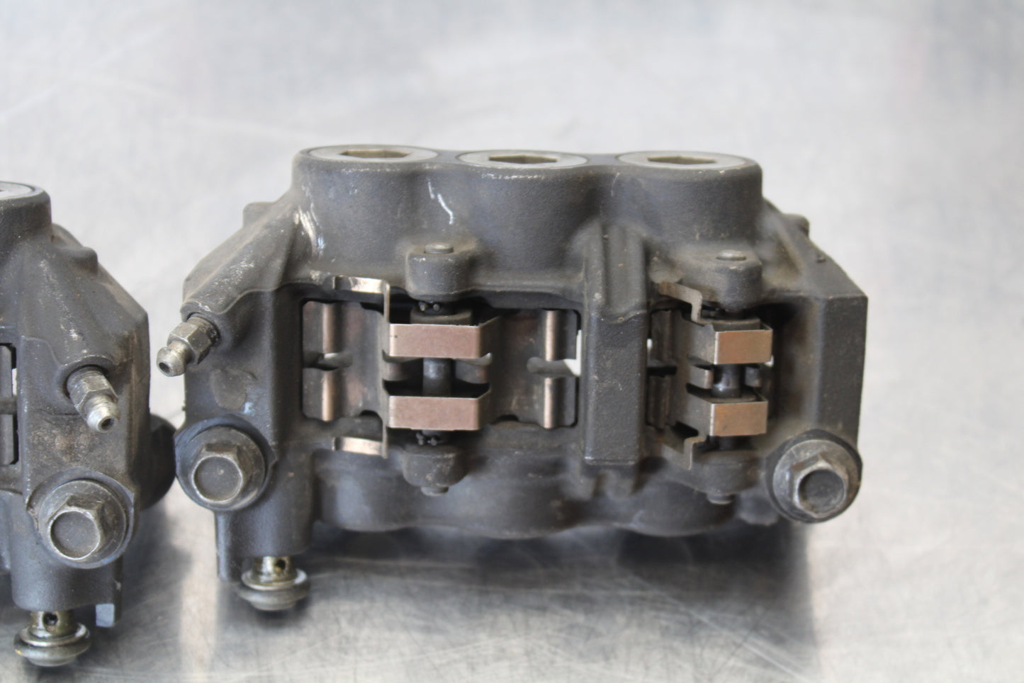 07-08 YAMAHA YZF R1 RIGHT LEFT FRONT BRAKE CALIPER SET PAIR CALIPERS BB160