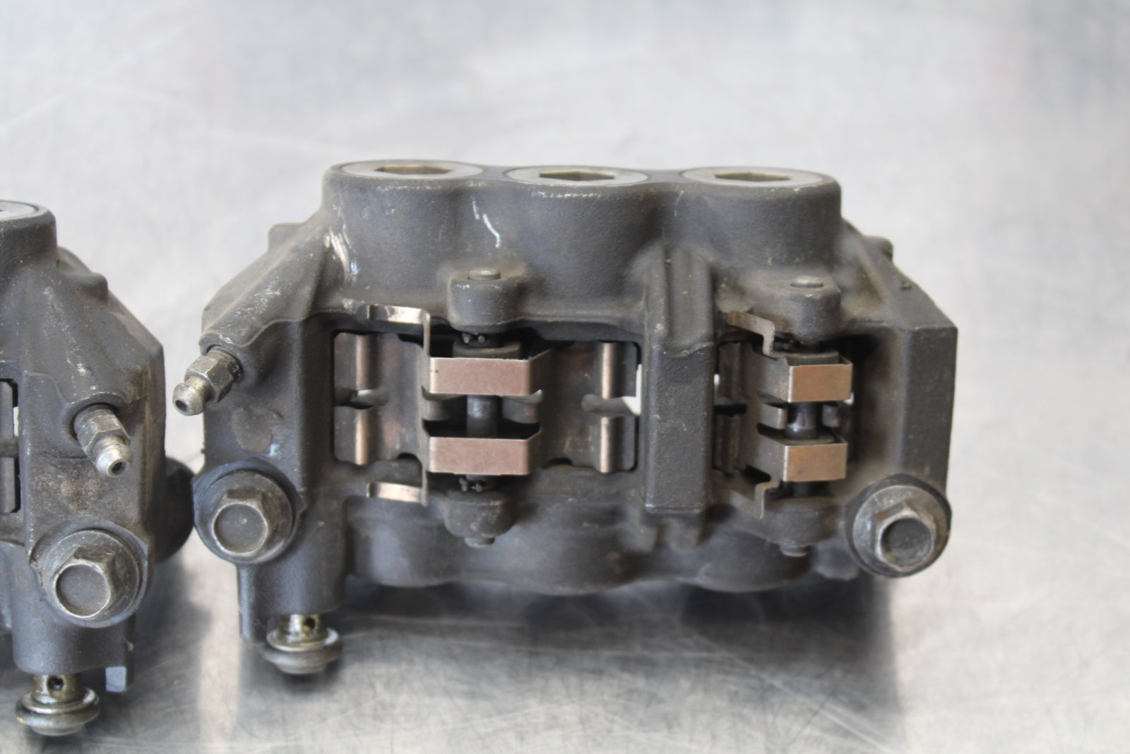 07-08 YAMAHA YZF R1 RIGHT LEFT FRONT BRAKE CALIPER SET PAIR CALIPERS BB160