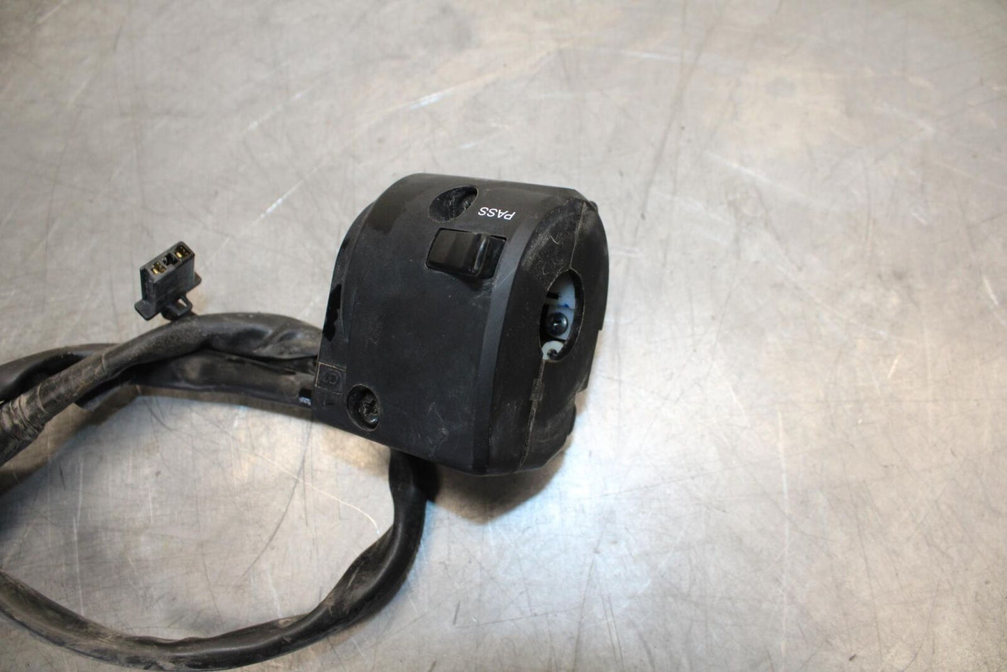 18 KAWASAKI Z 400 LEFT CLIP ON HANDLE HORN SIGNALS SWITCH SWITCHES BB469