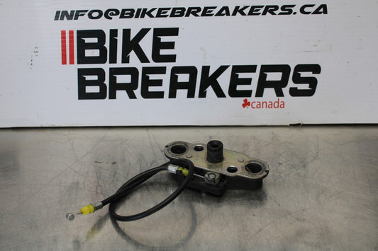 2007 Kawasaki Ninja ZX6R ZX600P REAR PASSENGER SEAT LATCH LOCK ASSEMBLY BB175