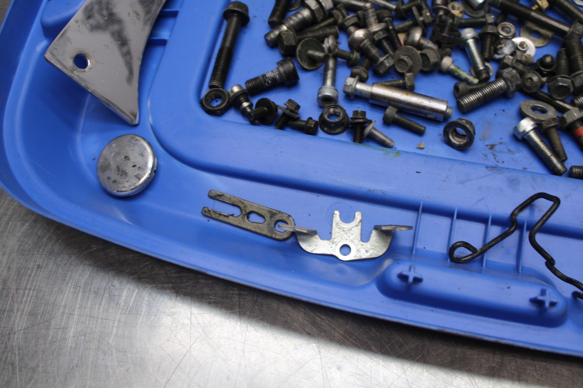 06 KAWASAKI VULCAN 900 MOUNTING BOLTS HARDWARE MOTOR SCREWS BB799