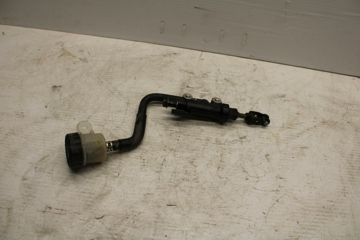 09 YAMAHA FZ6 REAR BACK BRAKE MASTER BREMBO RESERVOIR BB295