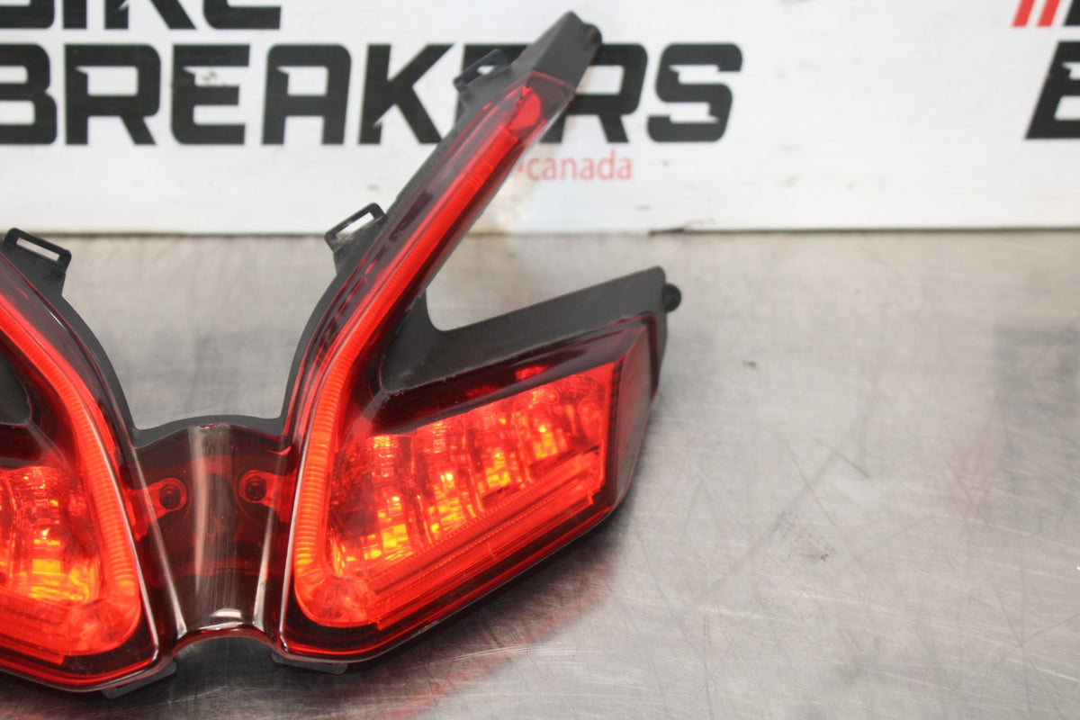 16 DUCATI 959 PANIGALE REAR TAIL TAILLIGHT BACK BRAKE LIGHT BB912