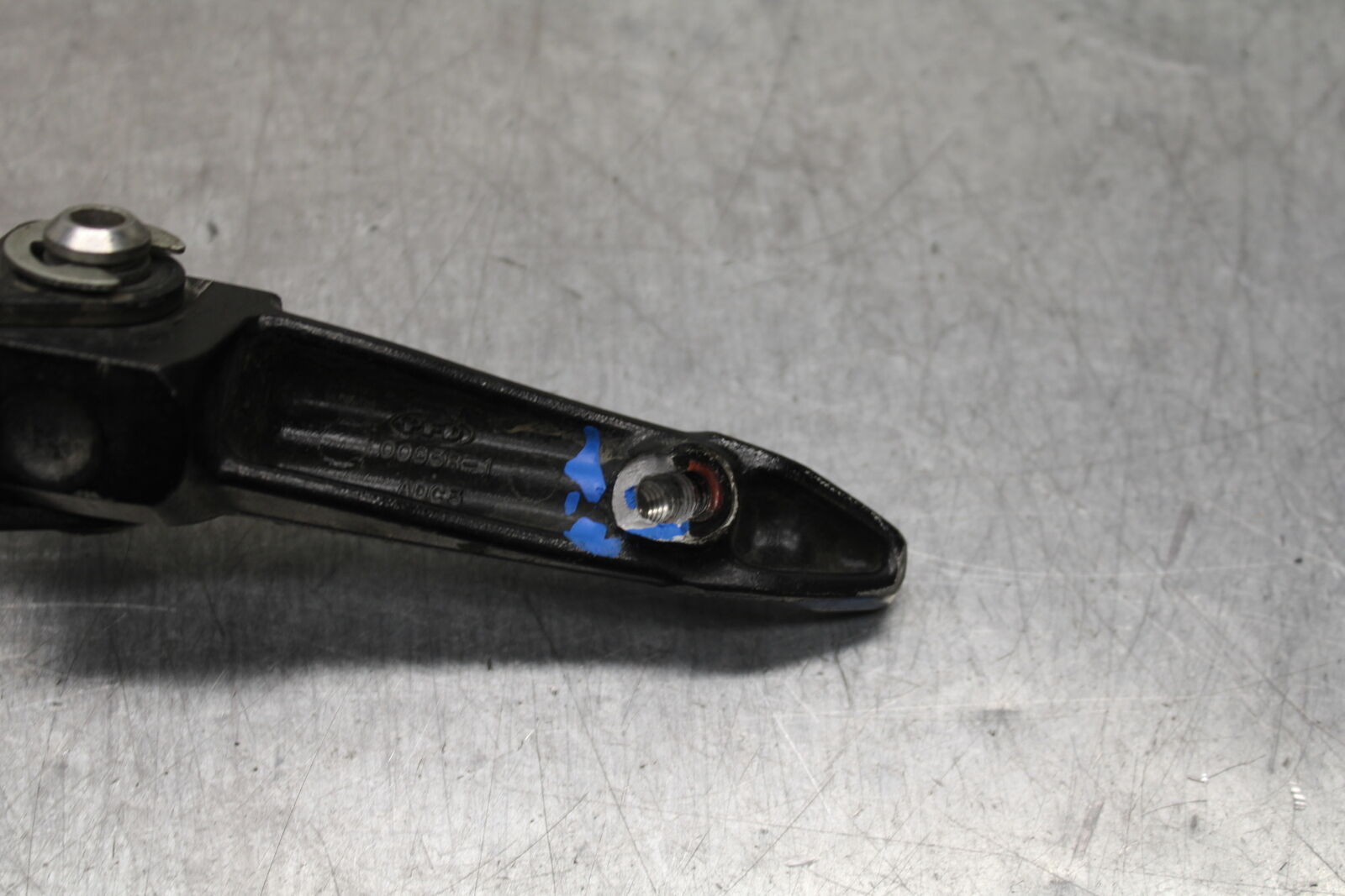 13-17 KAWASAKI NINJA ZX6R ZX636E RIGHT FRONT FOOT REST PEG STEP BB735