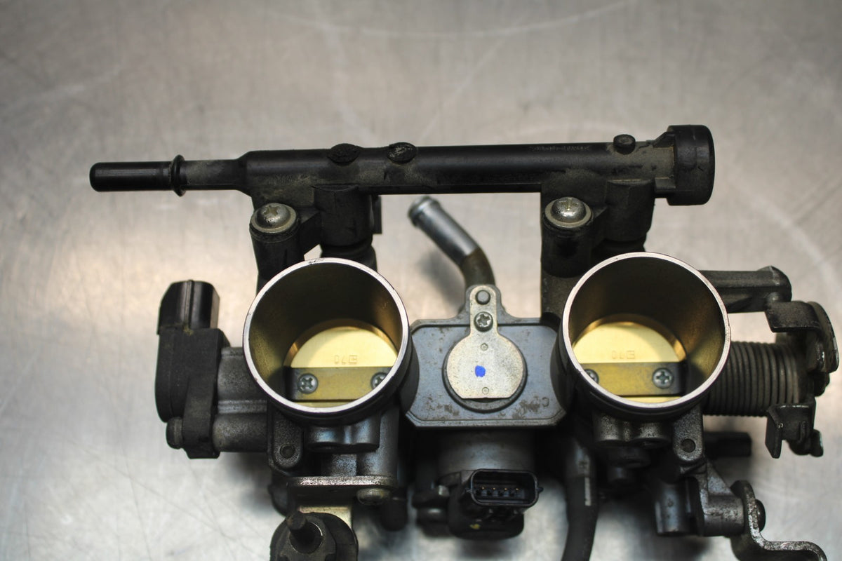 18-23 KAWASAKI NINJA 400 EX400 ABS MAIN FUEL INJECTORS / THROTTLE BODIES BB795