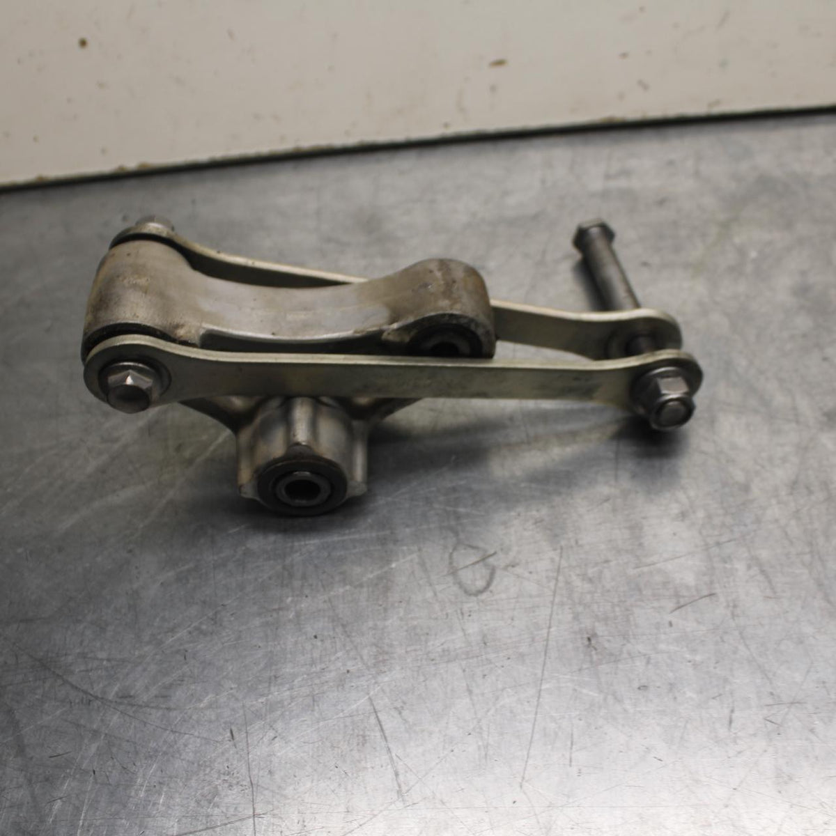 23 KAWASAKI NINJA ZX6R 636 REAR DOGBONE SHOCK LINKAGE LINK BB609