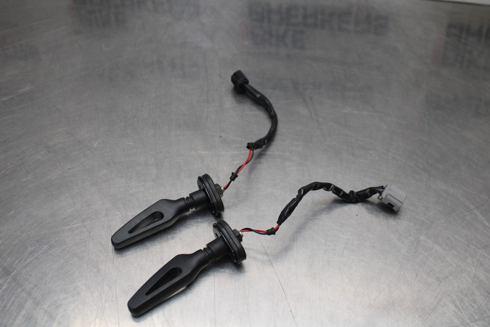 23-24 YAMAHA MT-07 FRONT LEFT RIGHT TURN SIGNALS LIGHT INDICATORS BB194