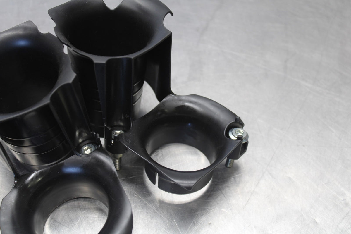 18 SUZUKI GSXR750 AIRBOX INTAKE VELOCITY STACKS BB891