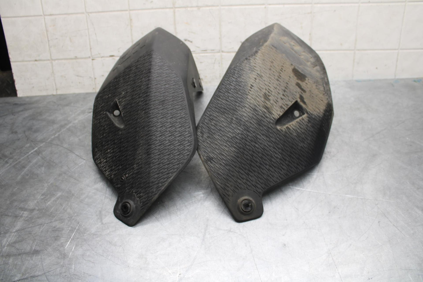 22 KTM 890 ADVENTURE ENGINE TANK COWL GUARD 3000023 BB514
