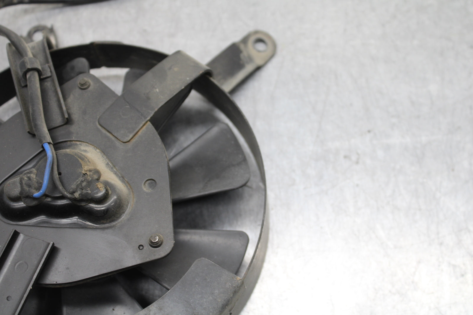 00-02 KAWASAKI NINJA ZX6R ENGINE RADIATOR COOLING FAN BB750