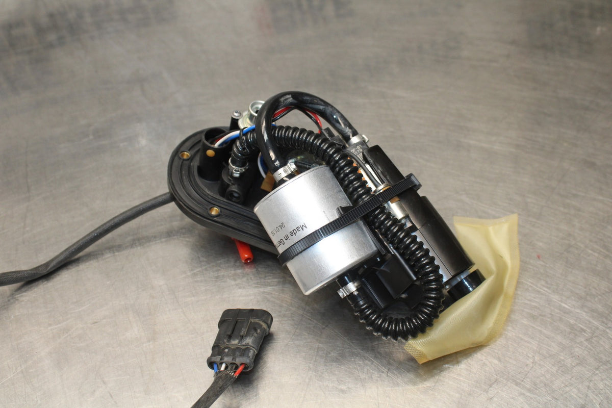 19 MOTO GUZZI V7 III FUEL PUMP GAS PETROL SENDER UNIT BB831
