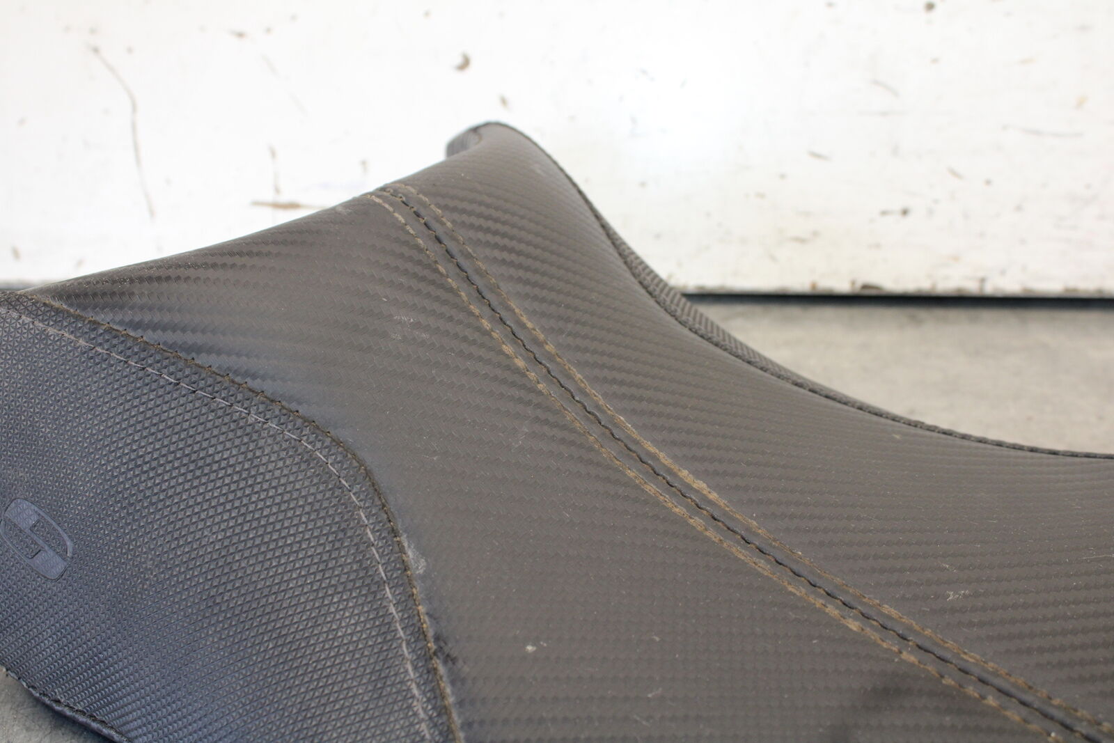 07-08 YAMAHA YZF R1 AFTERMARKET SADDLEMEN CARBON FIBER FRONT SEAT BB675