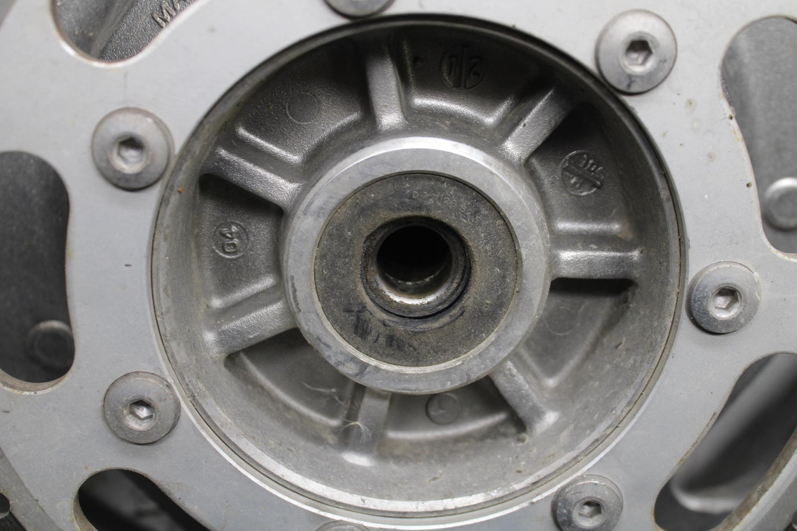 2005 Kawasaki Vulcan 1600 VN1600D Nomad REAR ROTOR AND WHEEL BB556