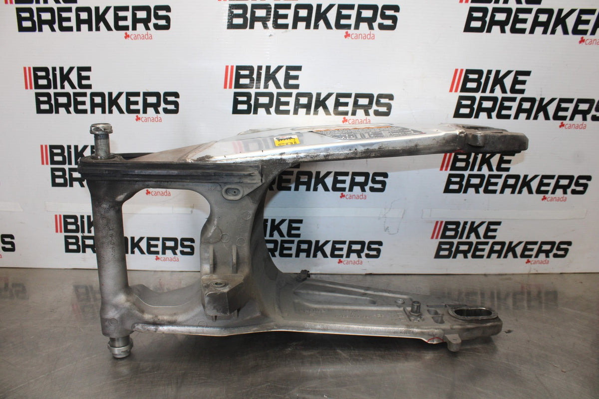 16 APRILIA TUONO V4 1100 REAR SWINGARM BACK SUSPENSION SWING ARM BB905