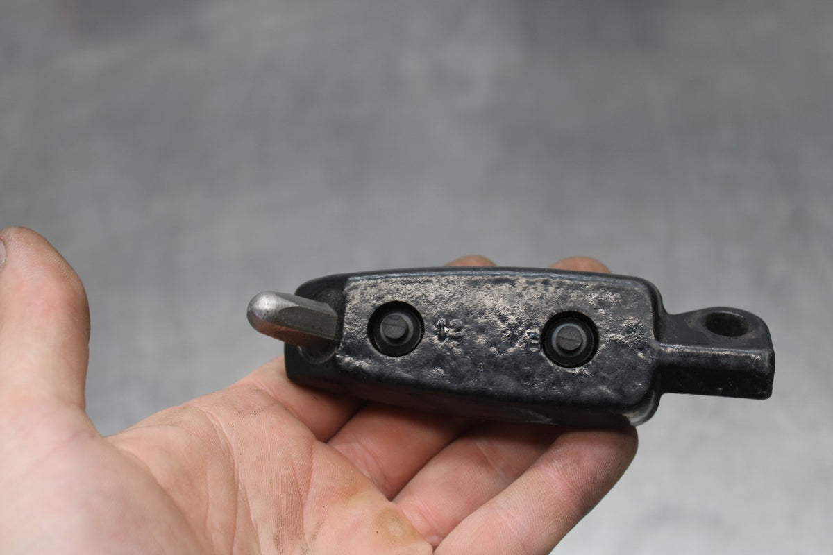 09-17 HARLEY-DAVIDSON V-ROD FRONT FOOT RESTS PEGS STEPS SET PAIR BB886