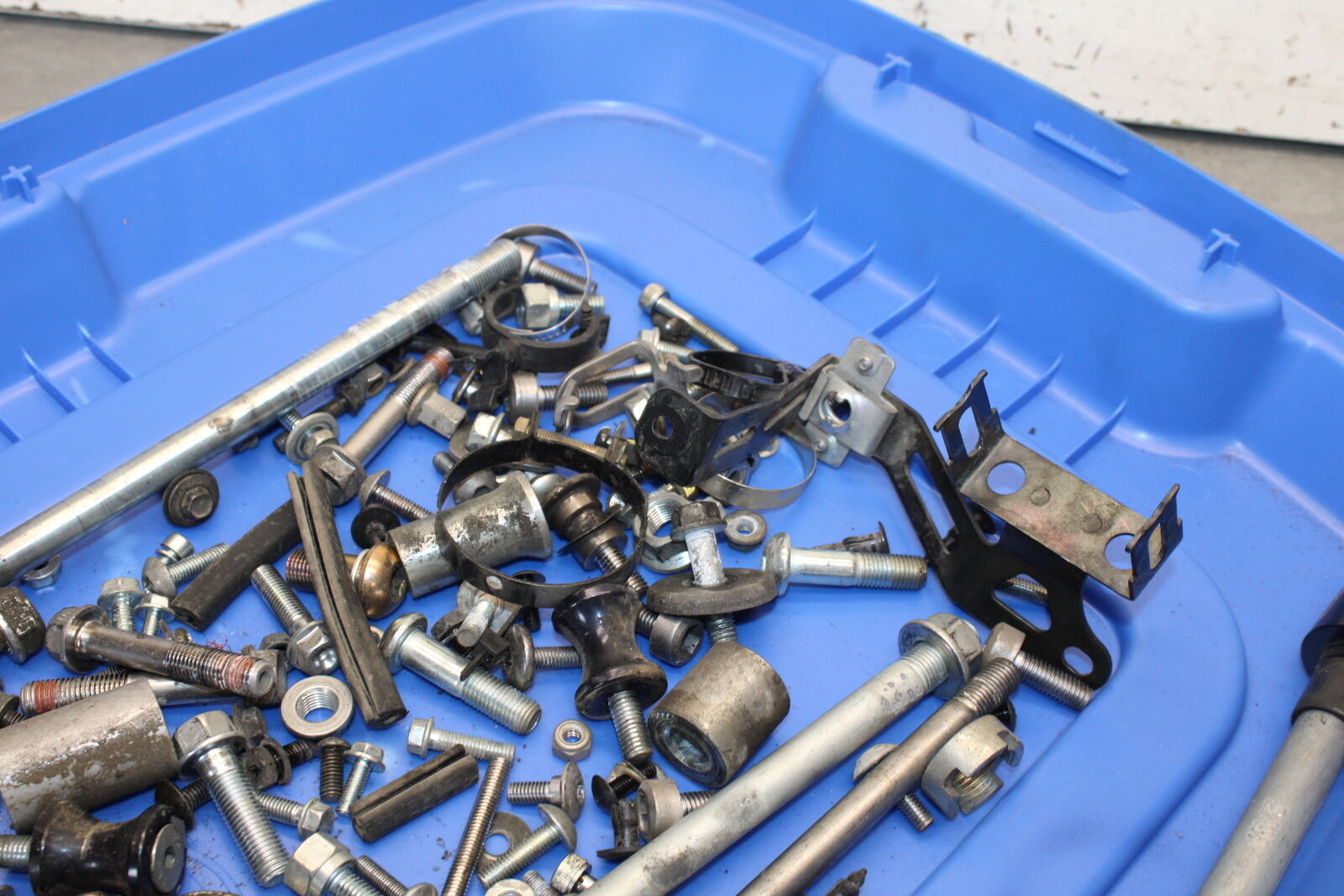 05-06 HONDA CBR600RR BOLTS HARDWARE BB655