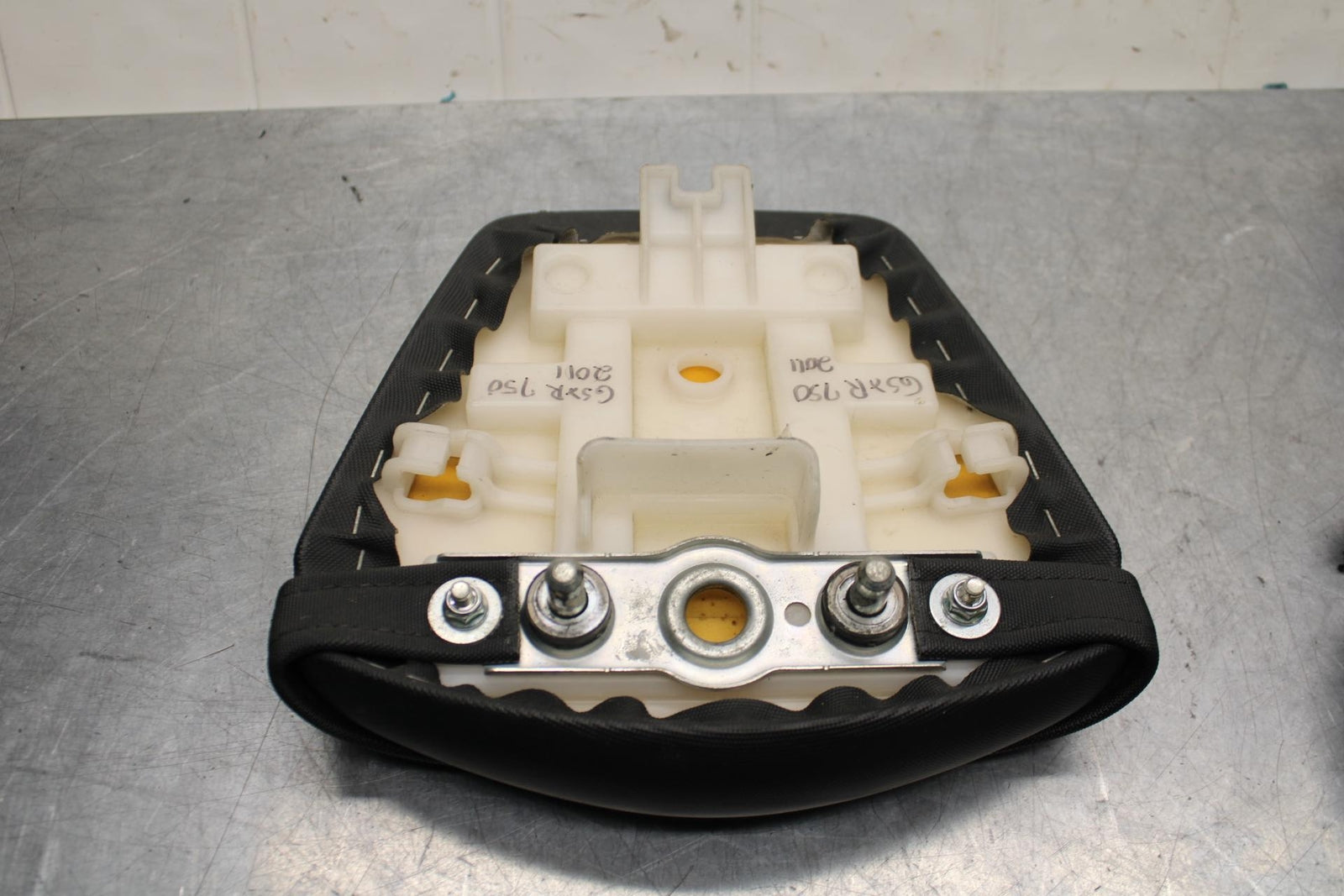 11-22 SUZUKI GSXR600 REAR BACK PASSENGER SEAT PAD PILLION BB582