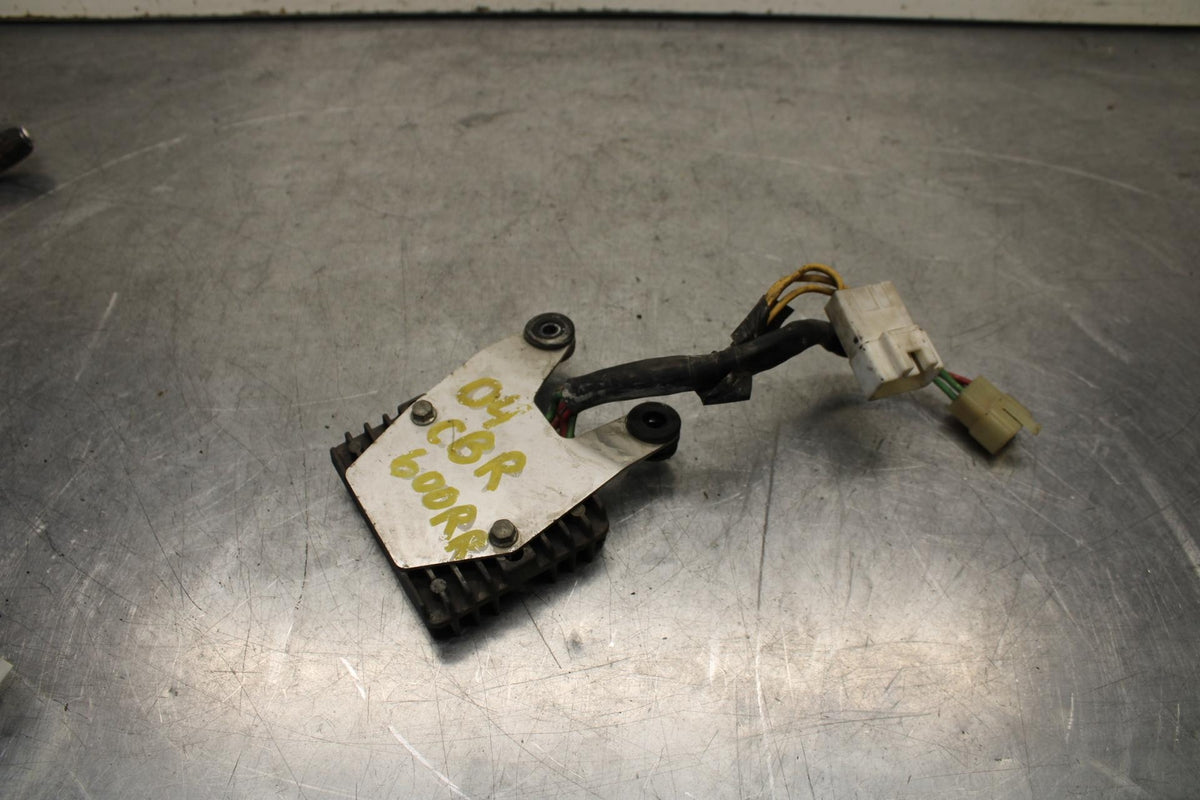 05-06 HONDA CBR600RR RECTIFIER VOLTAGE REGULATOR 31600-MEE-872 BB624