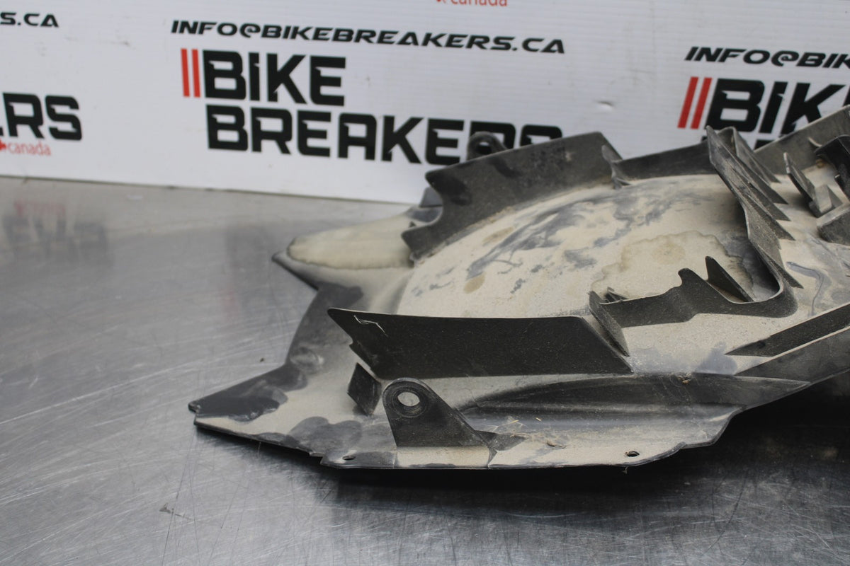 06 SUZUKI SV650S REAR BACK TAIL UNDERTAIL BATTERY TRAY PLASTIC BB783