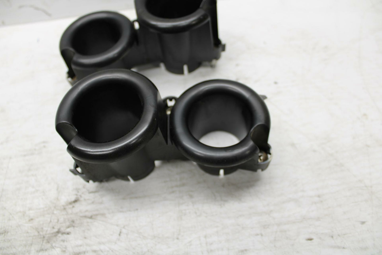 05-06 HONDA CBR600RR  INTAKE VELOCITY STACKS 17225-MEE-000 17226-MEE-000 BB307