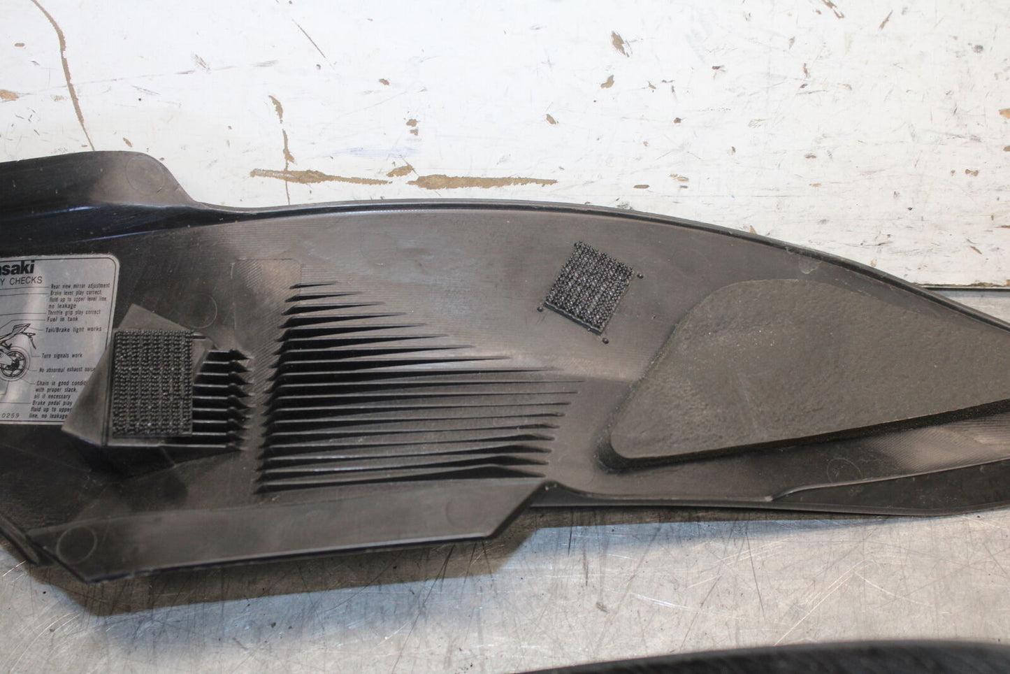 09-12 KAWASAKI NINJA ZX6R RIGHT LEFT GAS TANK PANELS COVERS TRIM SET COWLS BB698