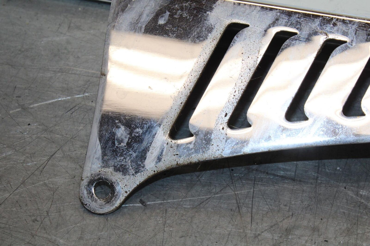 06-14 YAMAHA ROADLINER S XV1900S MAIN DRIVE CHAIN GUARD BB619