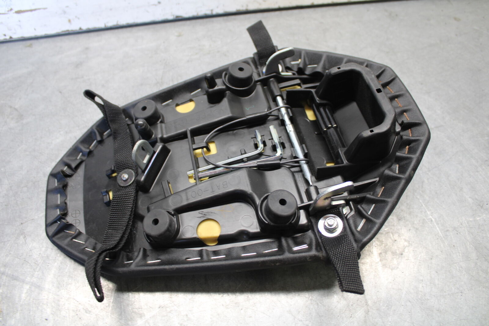 21-24 YAMAHA MT-07 REAR BACK PASSENGER TANDEM SEAT PAD SADDLE PILLION BB662