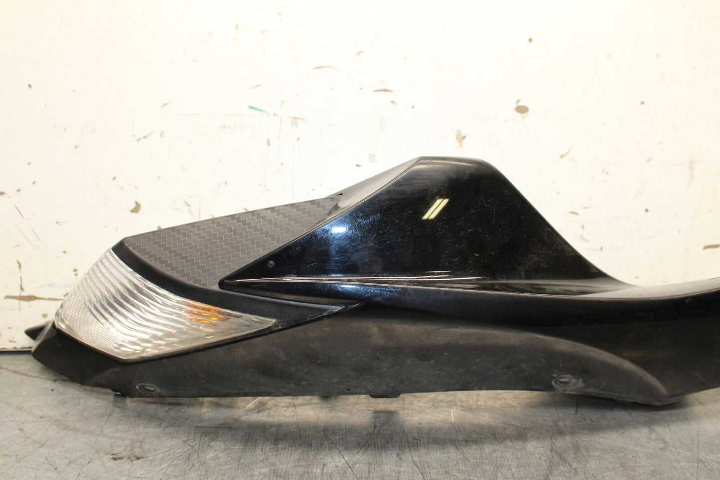 11-24 SUZUKI GSXR750 RIGHT REAR TAIL FAIRING COWL SHROUD 47100-15J10-YVB  BB714