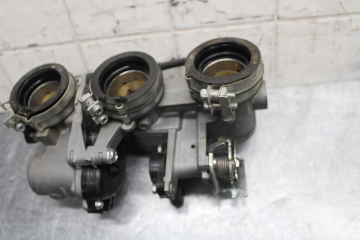 2016 Yamaha XSR900 ABS MAIN FUEL INJECTORS / THROTTLE BODIES BB516