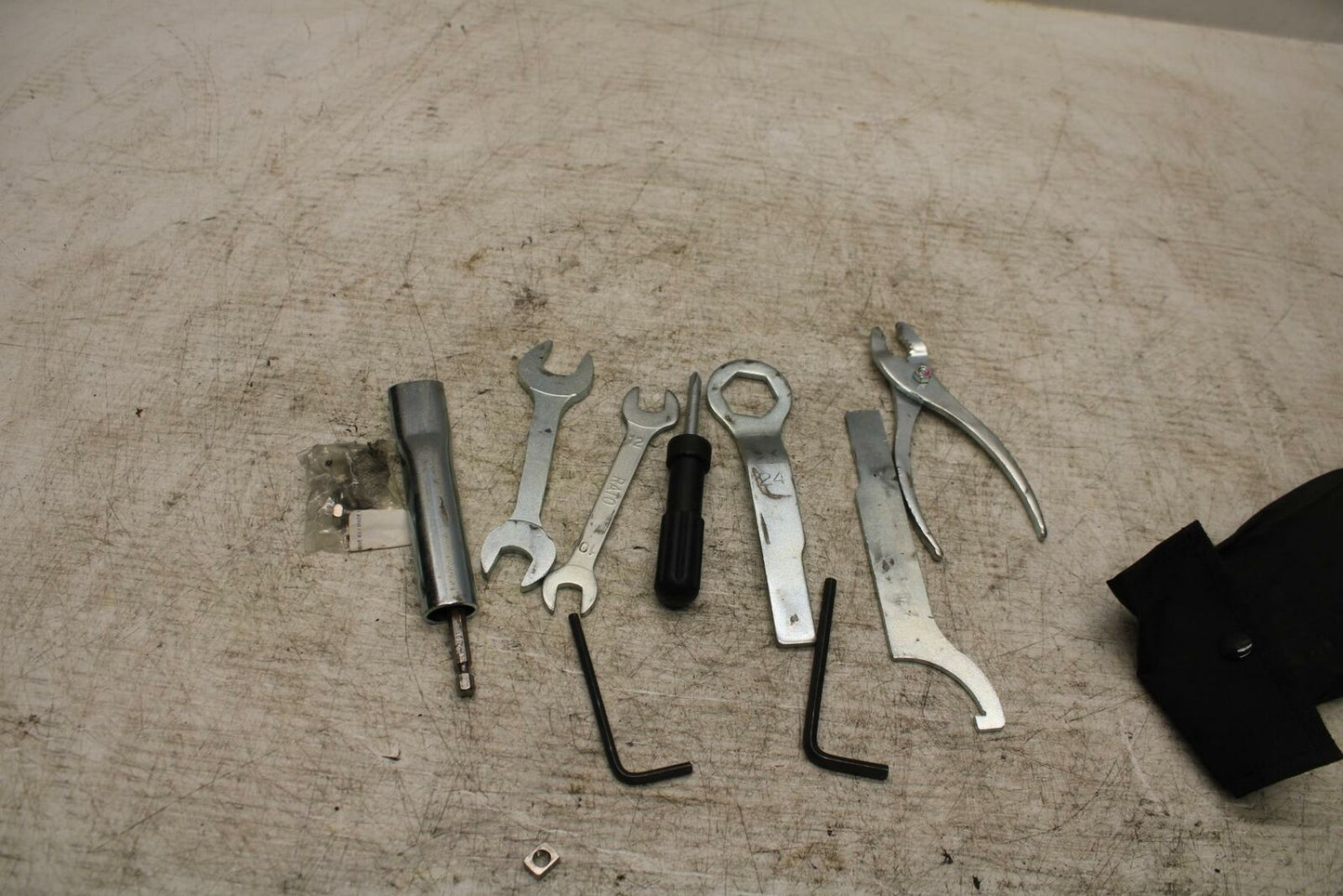 12-13 KAWASAKI EX300 NINJA STOCK TOOLS OEM TOOL BAG KIT SET BB373