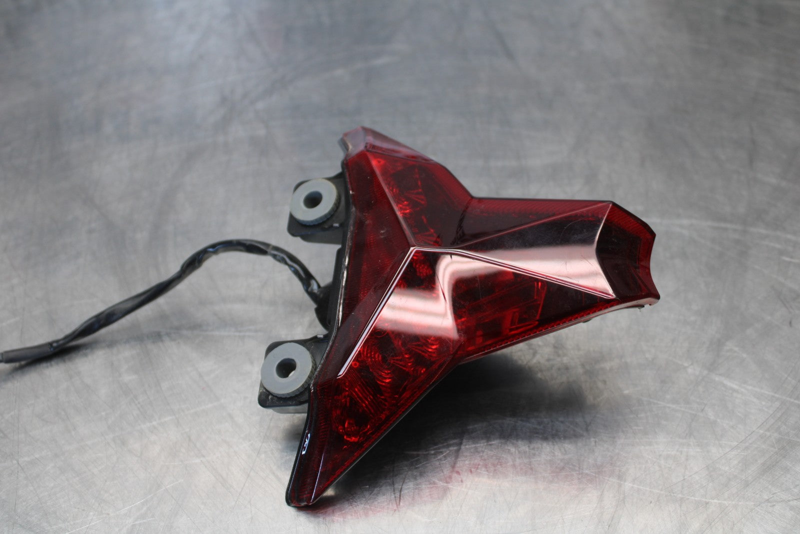 18-23 KAWASAKI NINJA 400 EX400 ABS REAR TAIL TAILLIGHT BACK BRAKE LIGHT BB177