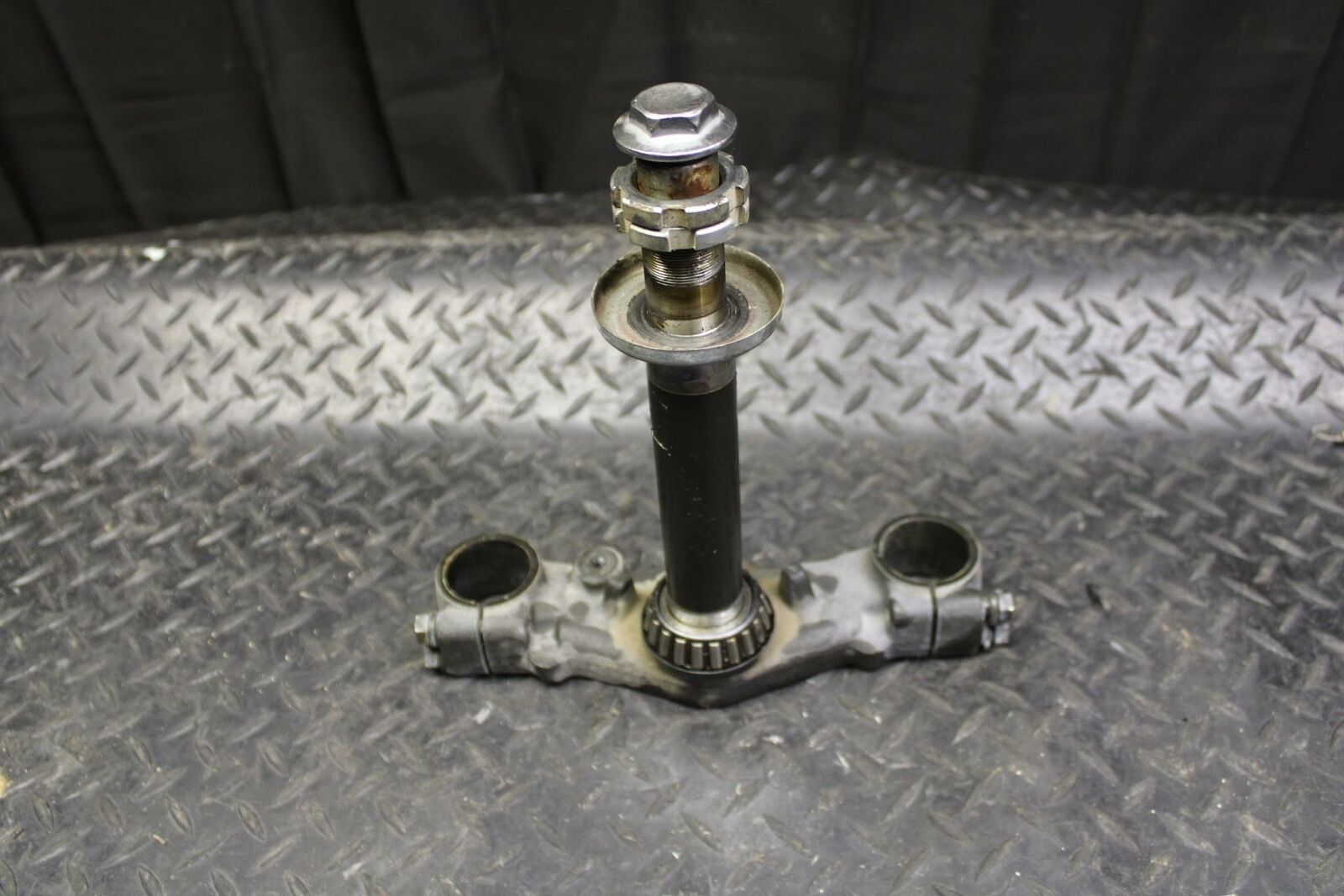 80-81 YAMAHA XS1100 SPECIAL FRONT FORKS CLAMP LOWER TRIPLE TREE STEM BB174