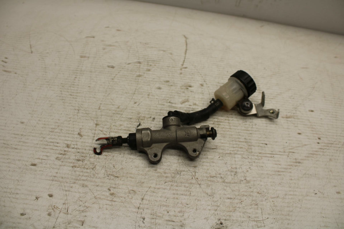 07 YAMAHA YZF R6 2c0 REAR BACK BRAKE MASTER CYLINDER W RESERVOIR BB297