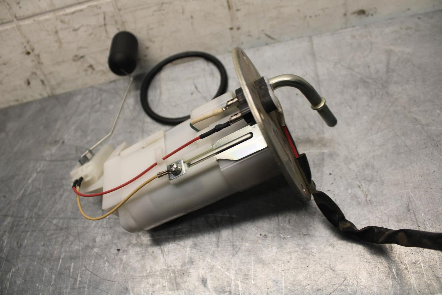 17 KAWASAKI VERSYS_X 300 FUEL PUMP GAS PETROL SENDER UNIT BB504