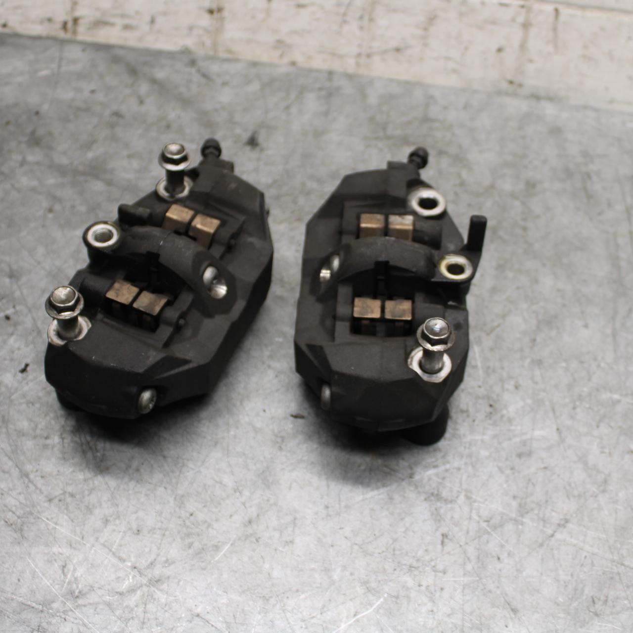 06-07 SUZUKI GSXR600 RIGHT LEFT FRONT BRAKE CALIPER SET PAIR CALIPERS BB543