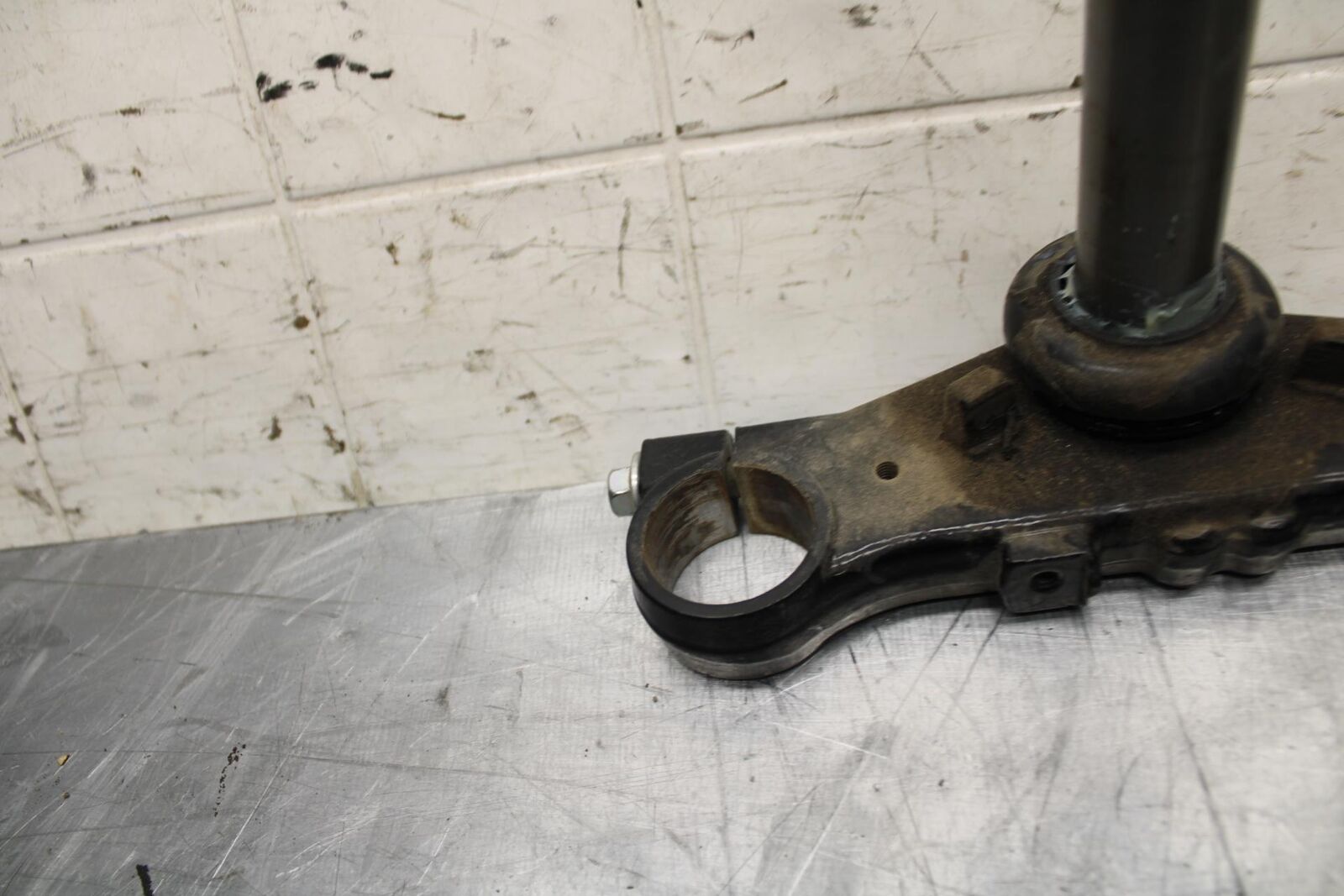 17-23 SUZUKI GSXR 250 GSX250RL8 FRONT FORKS CLAMP LOWER TRIPLE TREE STEM BB490