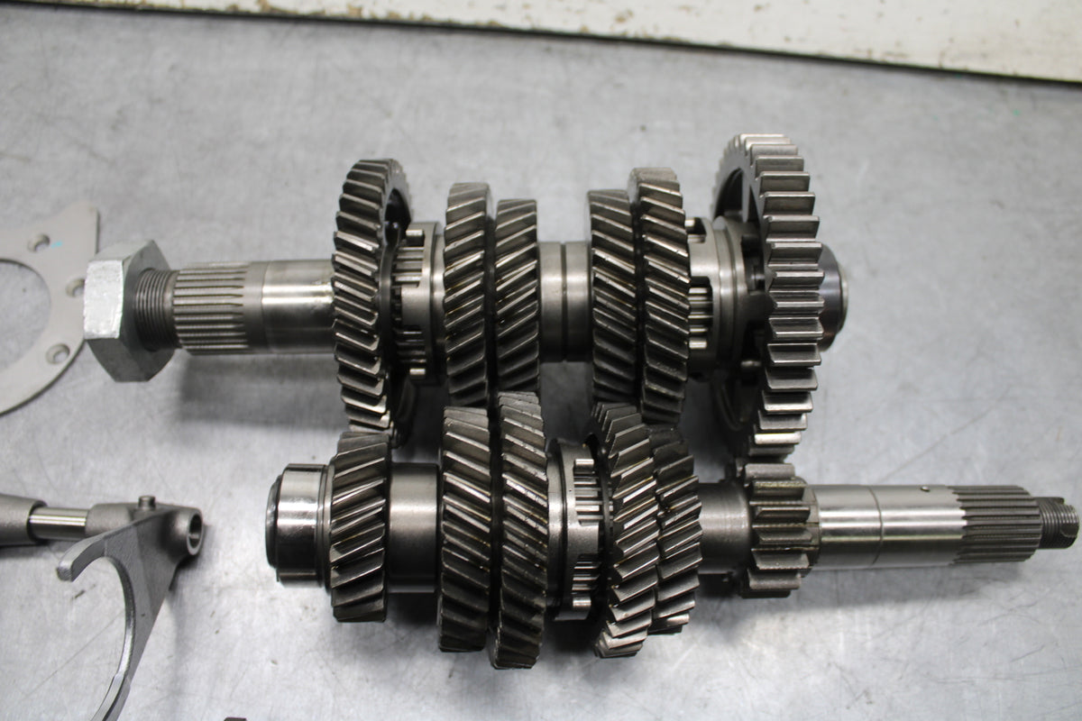 22-24 INDIAN CHIEF BOBBER DARK HORSE ENGINE TRANSMISSION TRANNY GEARS BB717